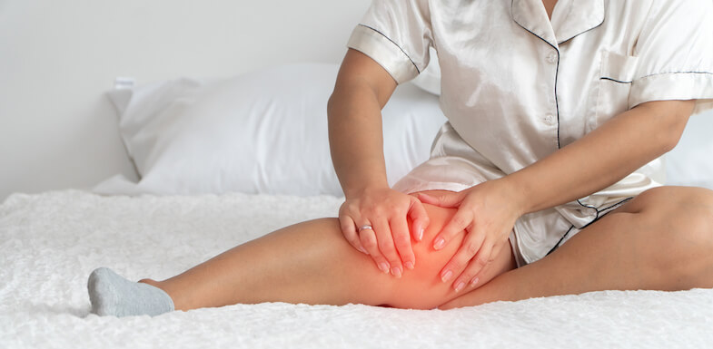 Knee Pain At Night | 9 Causes And Their Treatments