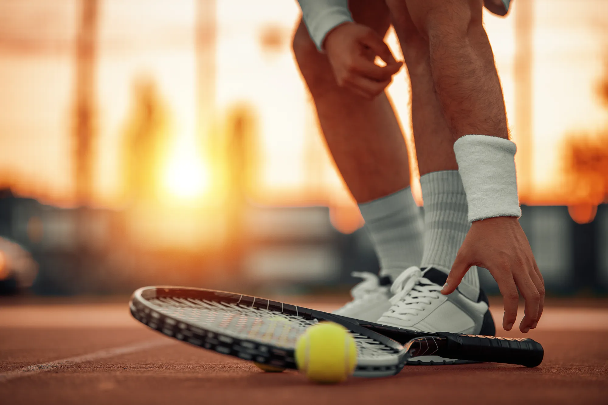 Man playing tennis